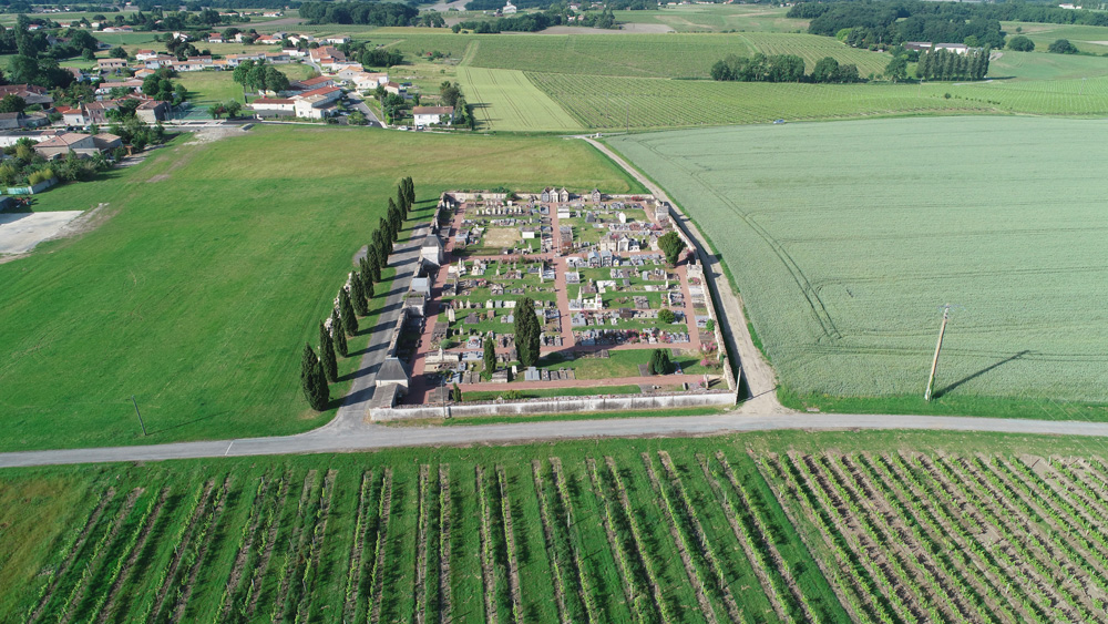 Le cimetière